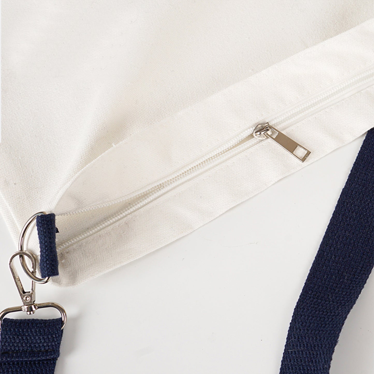 A bag with high quality zipper.